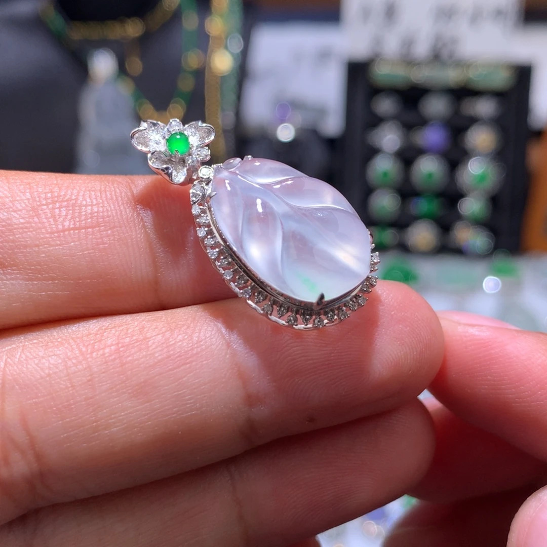 翡翠18K金镶嵌吊坠(赠链)