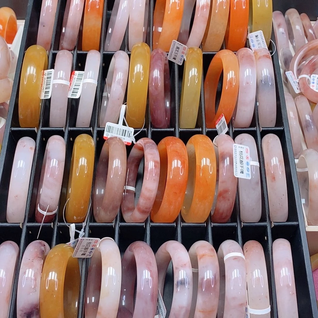 未镶嵌手镯石英质玉（金丝玉）