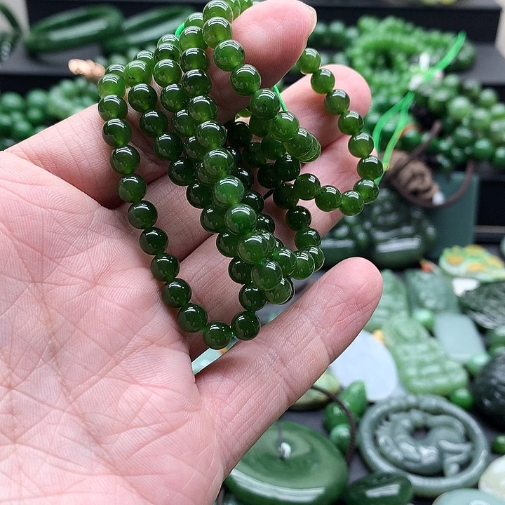 老***瓷颈饰未镶嵌和田玉（碧玉）