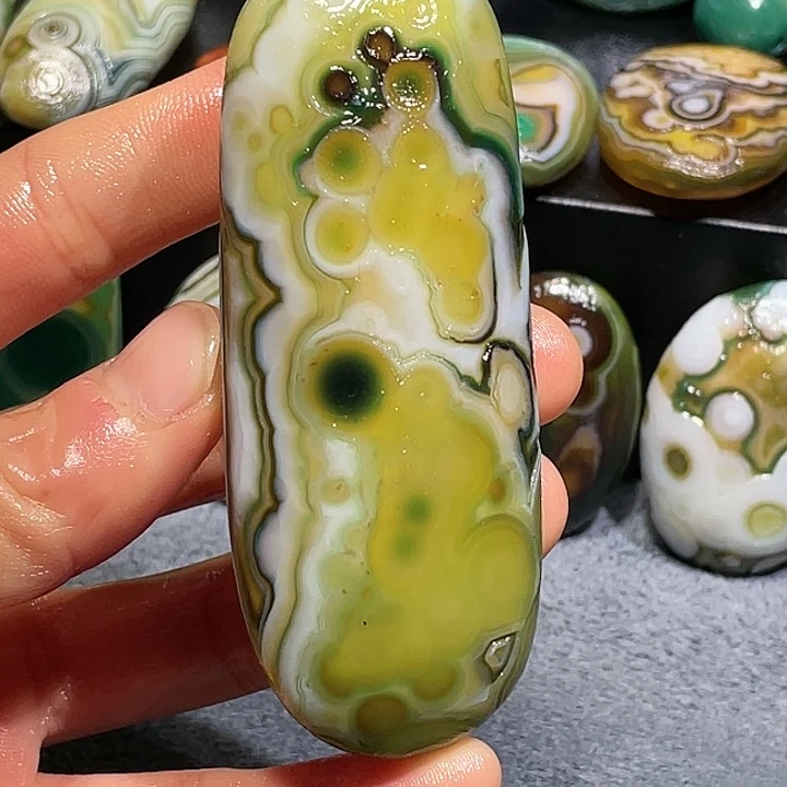玛瑙/玉髓未镶嵌珠宝奇石