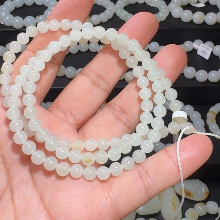 ***和田玉未镶嵌颈饰