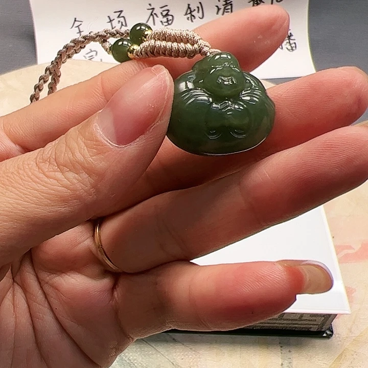 和田玉颈饰未镶嵌13