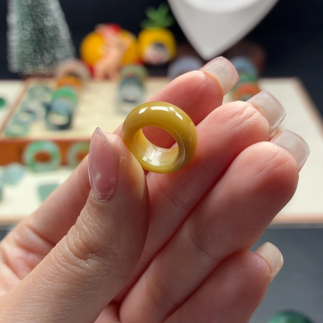 未镶嵌定制翡翠满黄 跑环