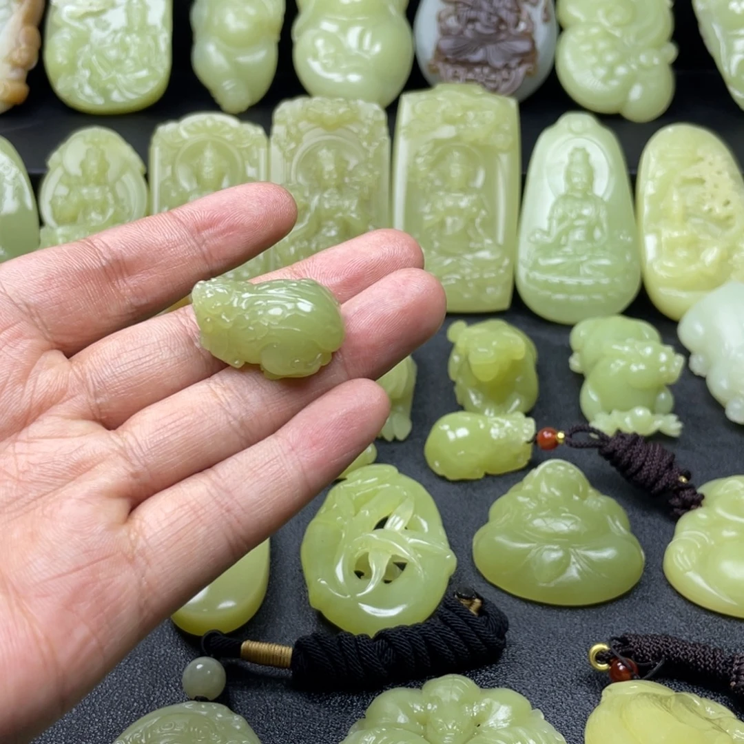 和田玉（黄玉）未镶嵌颈饰