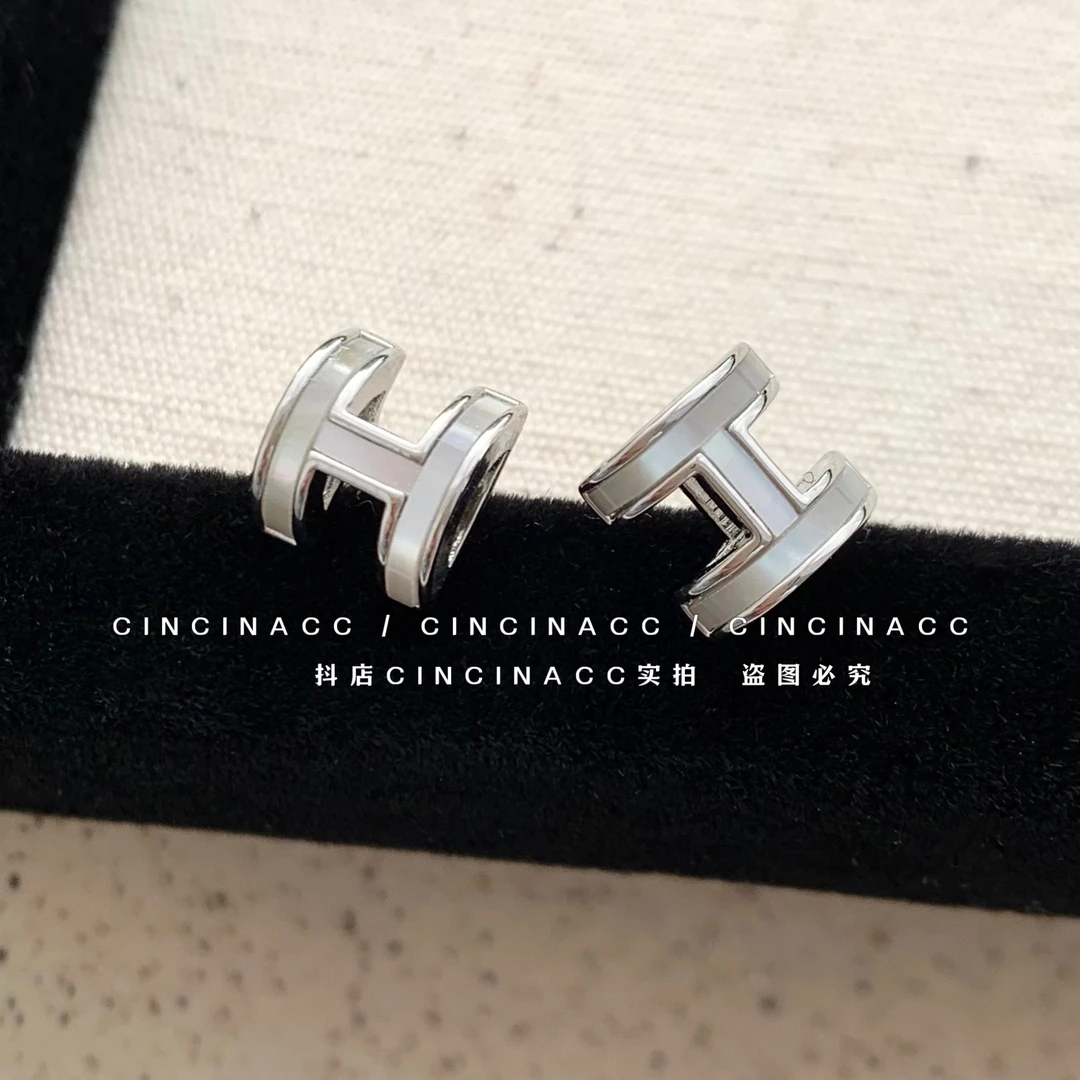铜合金耳饰H字母耳钉女轻奢精致小巧耳环2025新款小众轻奢耳饰