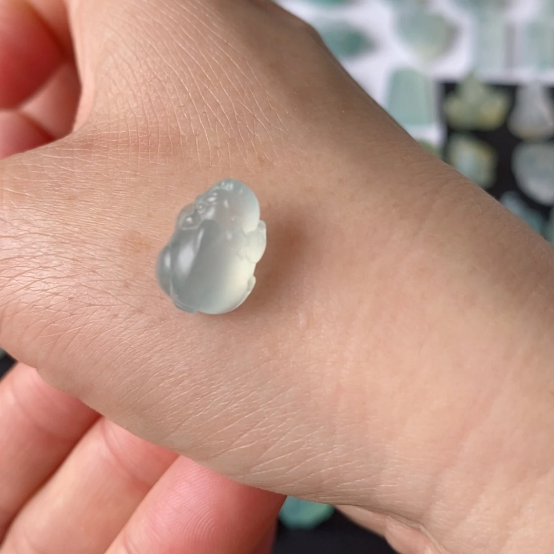 定制翡翠未镶嵌貔貅