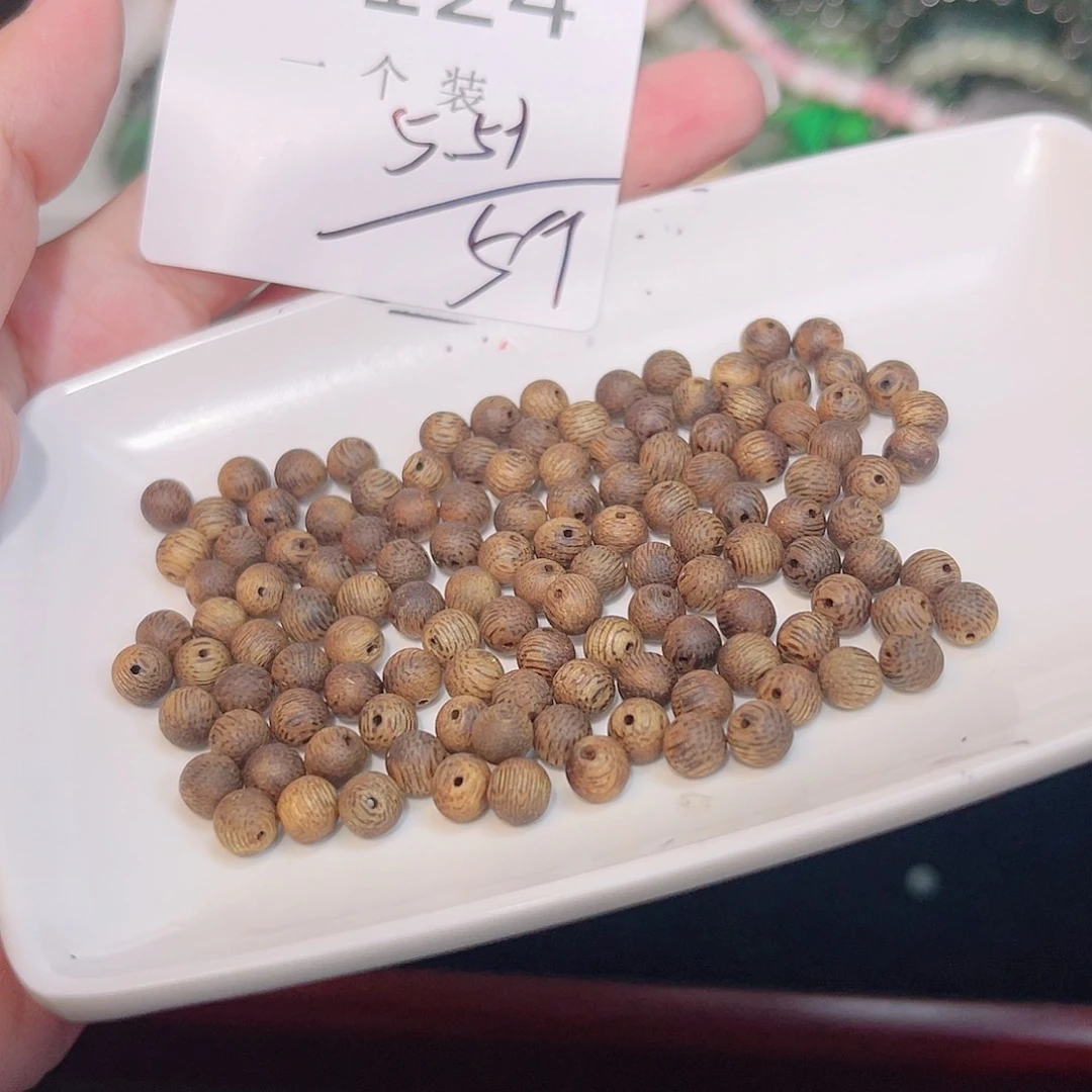 未镶嵌珠宝半成品水晶124 。
