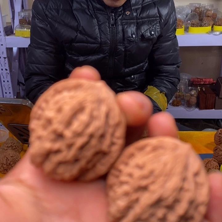 文玩核桃吊坠文玩核桃虎头40～