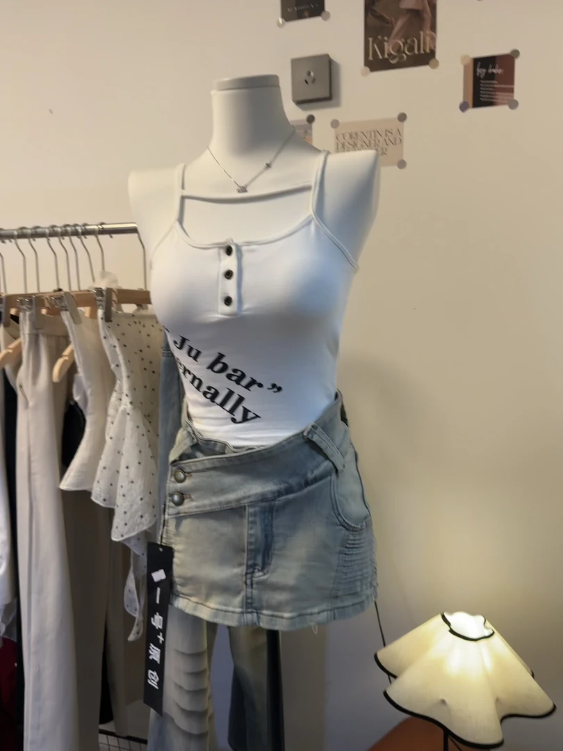 字母带胸垫吊带款