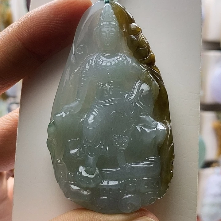 洪***峰翡翠未镶嵌颈饰每天