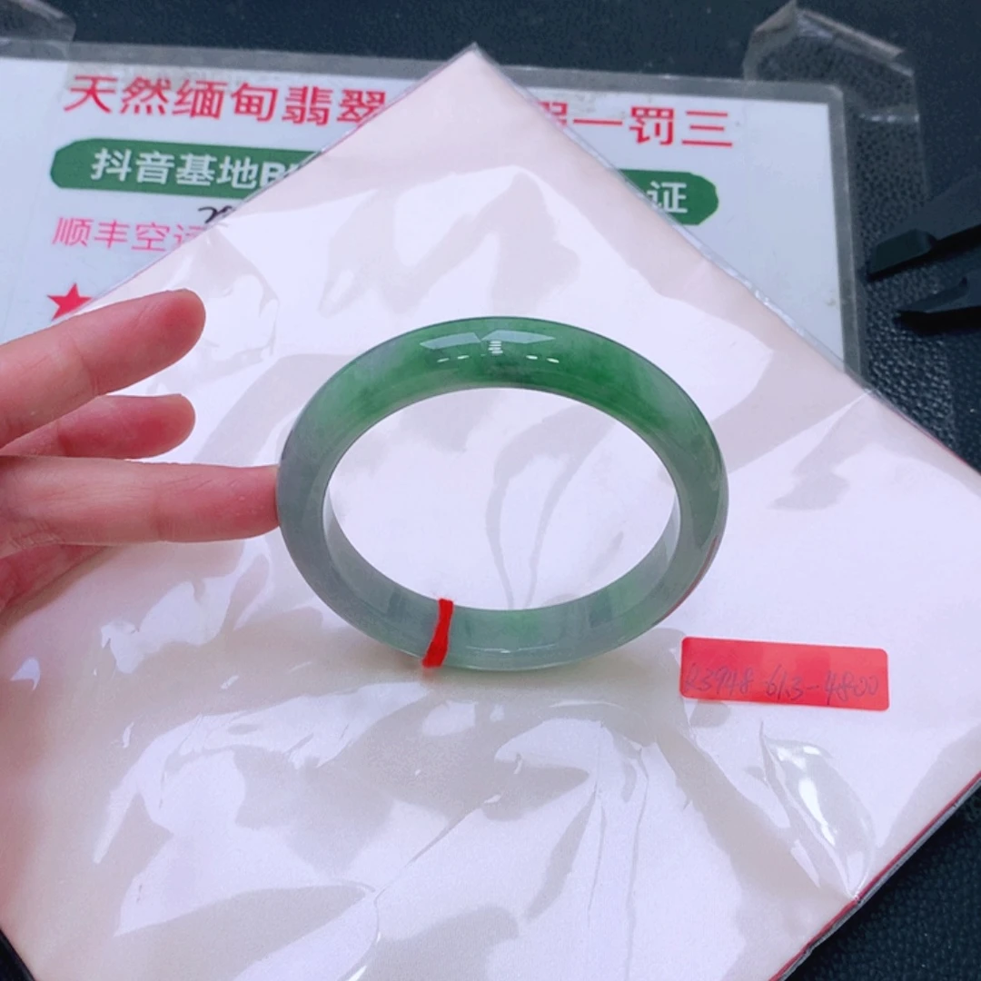 未镶嵌手镯翡翠缅甸翡翠手镯