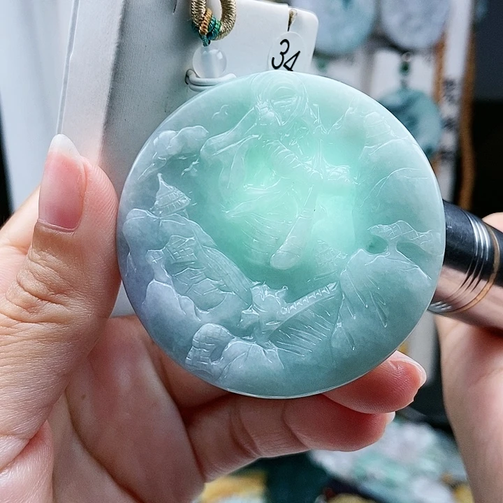 颈饰足铂镶嵌翡翠翡翠