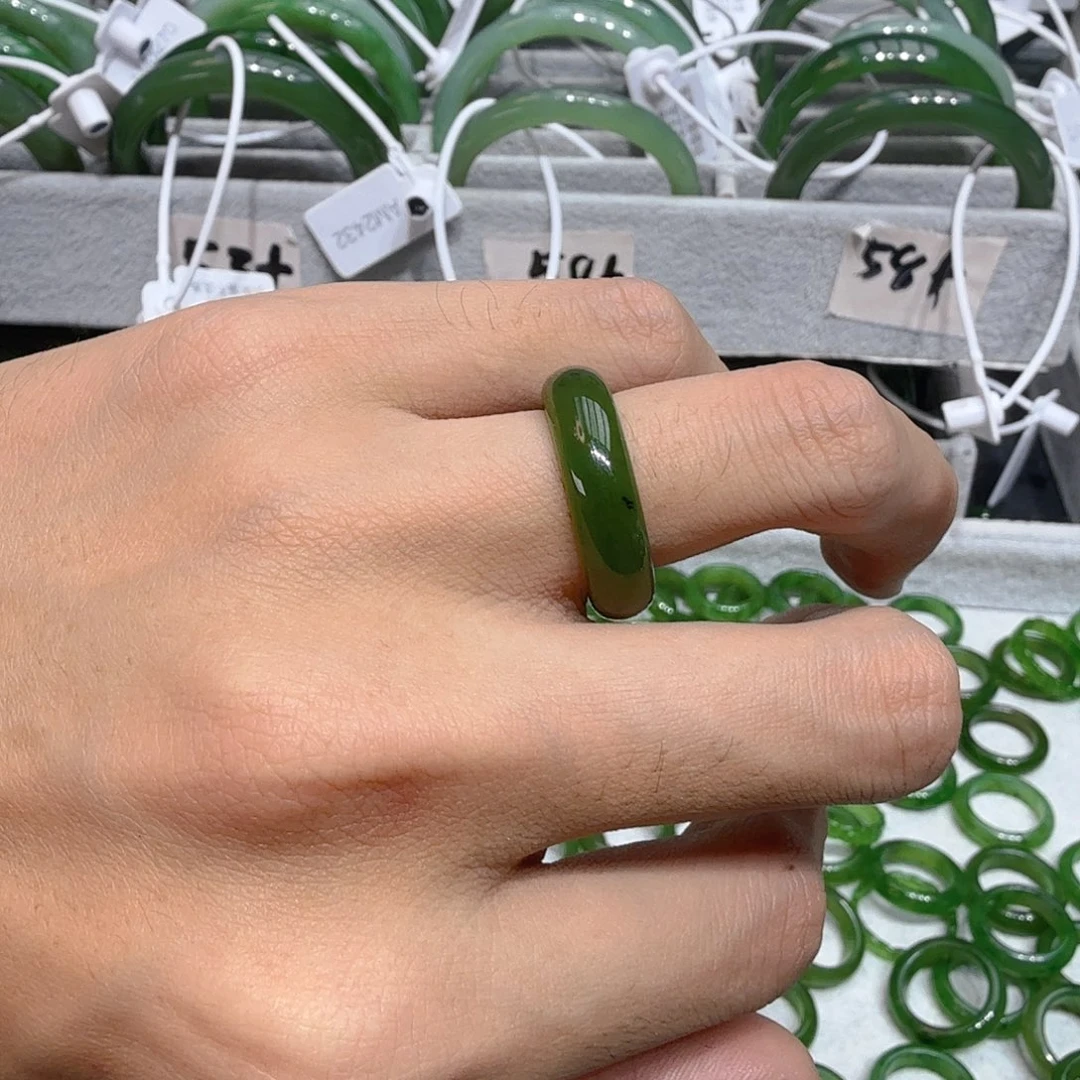 君***兰和田玉（碧玉）未镶嵌戒圈