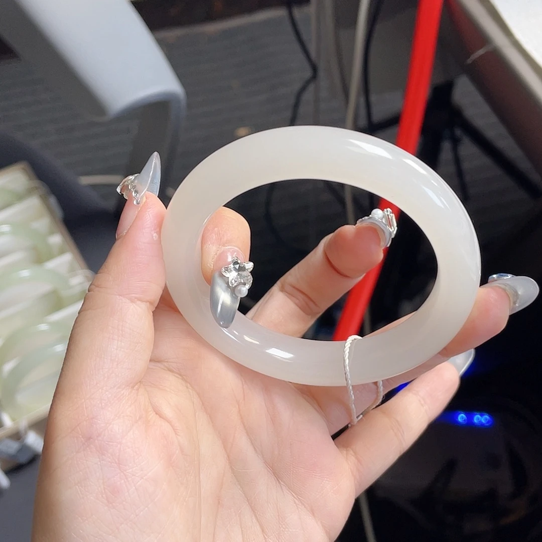 和田玉未镶嵌手镯冰白猫光，无包容，老料捡漏