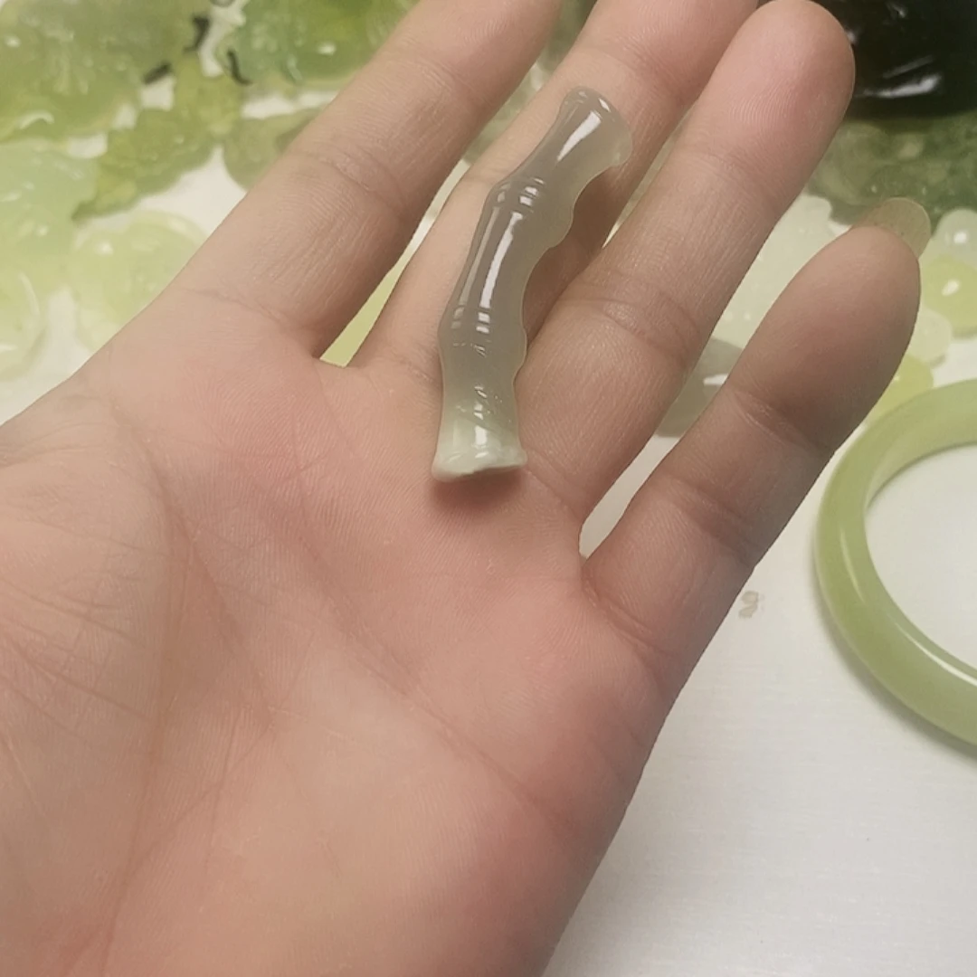 蛇纹石玉合金颈饰