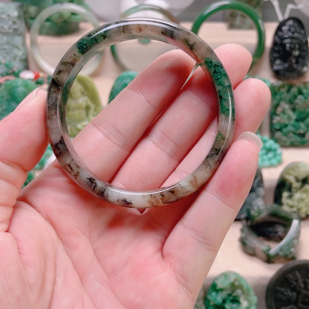 独山玉未镶嵌手镯