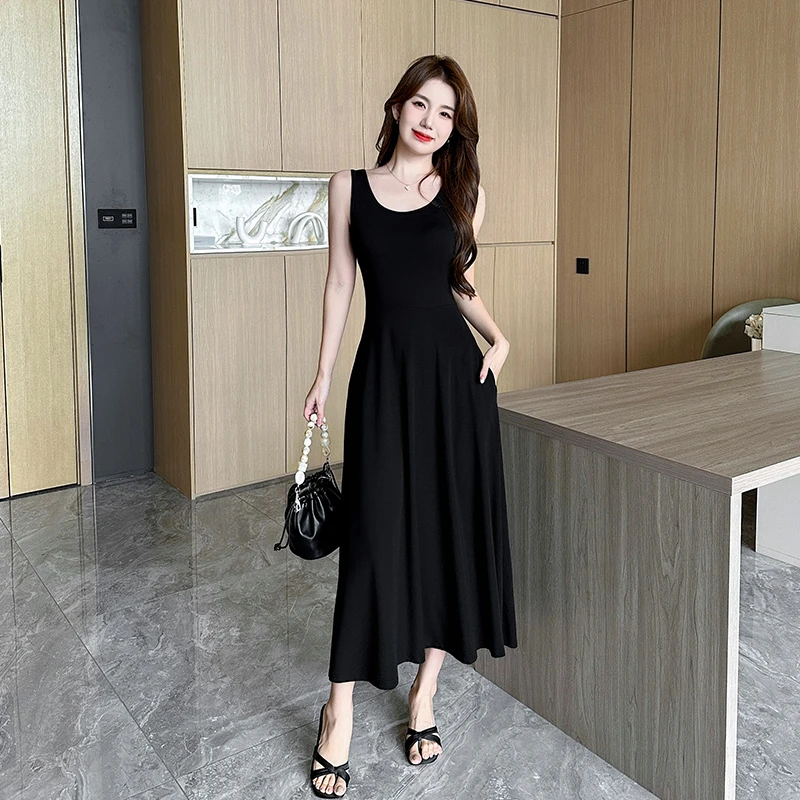 法式黑色吊带轻奢连衣裙女春夏小黑裙修身垂感a字背心裙长裙