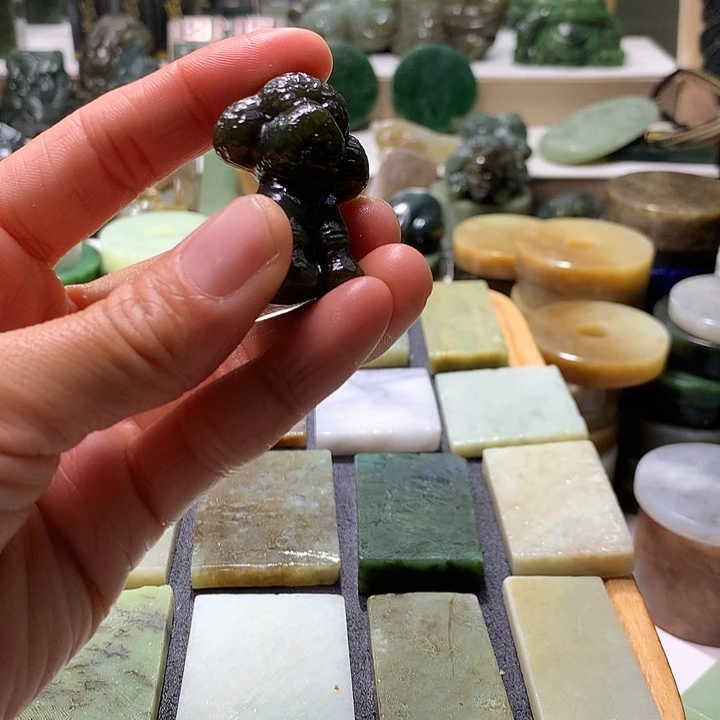 和田玉未镶嵌珠宝半成品