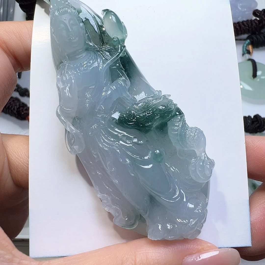 翡翠未镶嵌颈饰淡**远缅甸翡翠