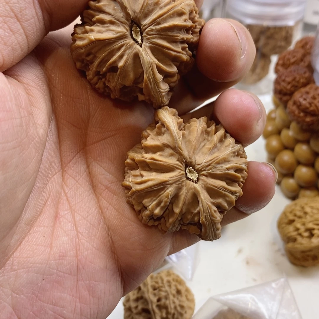 贰***叁文玩核桃手把件44全品磨盘