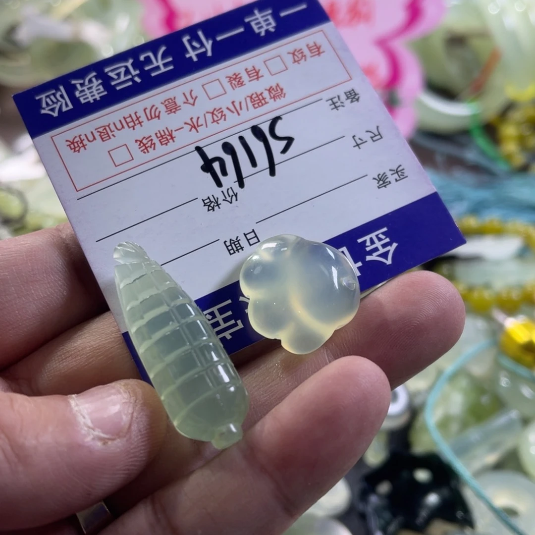 蛇纹石玉颈饰未镶嵌