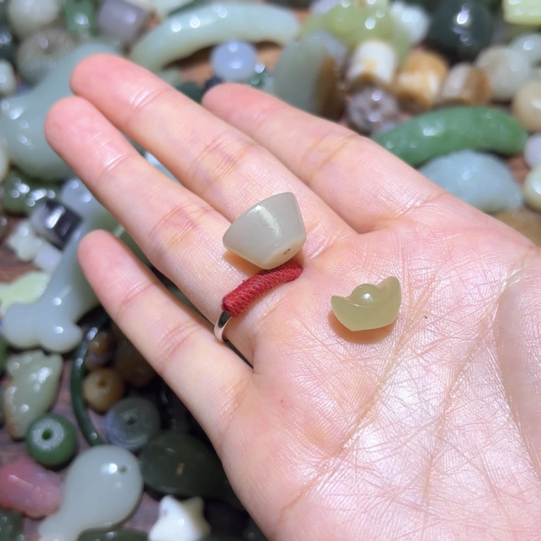 张***墨和田玉未镶嵌珠宝半成品