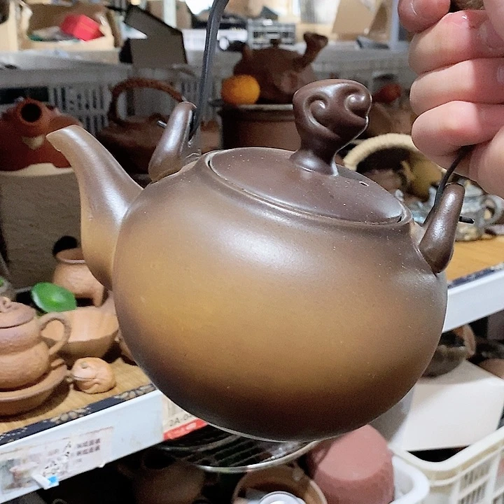 瓷片荷花的一种色彩和对比度显得很漂亮呀……