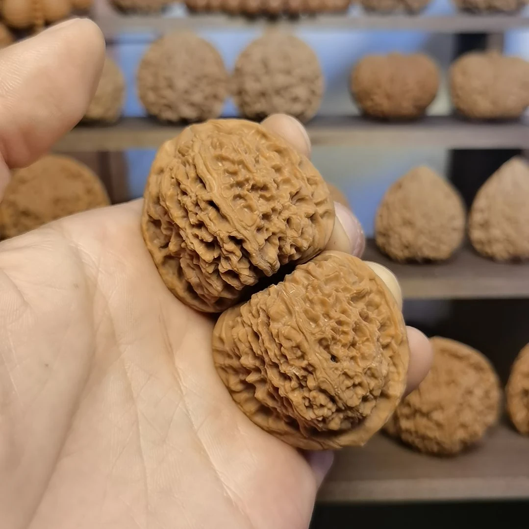 把件文玩核桃40全品三角疆