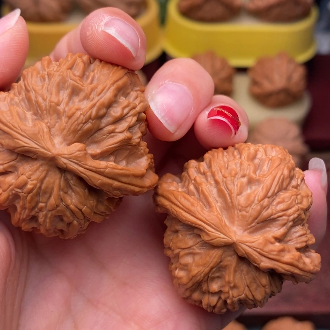 桃核把件白狮子42……