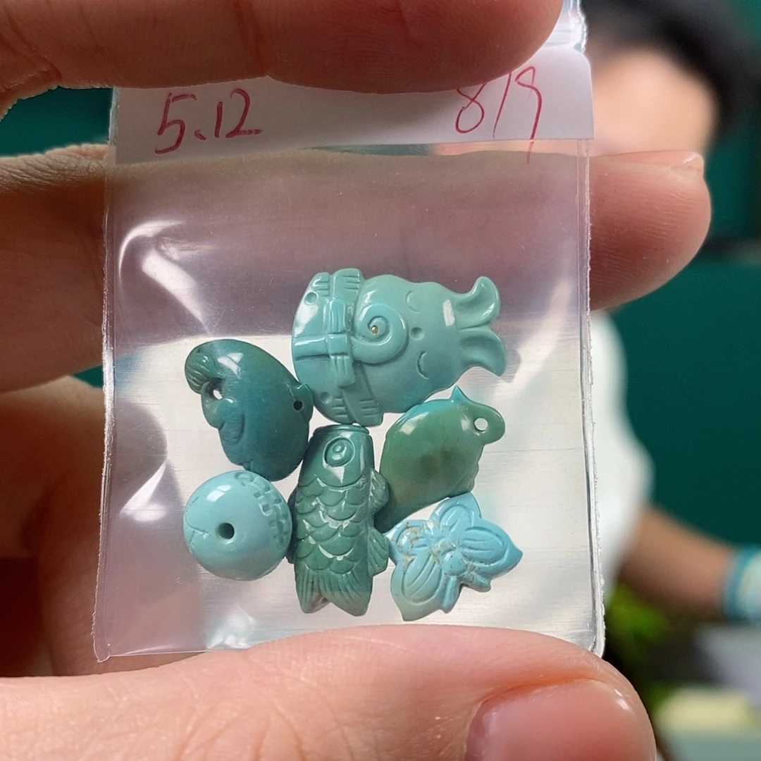 绿松石未镶嵌珠宝奇石