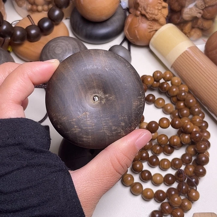 檀香木老山檀香阴沉面包圈微暇