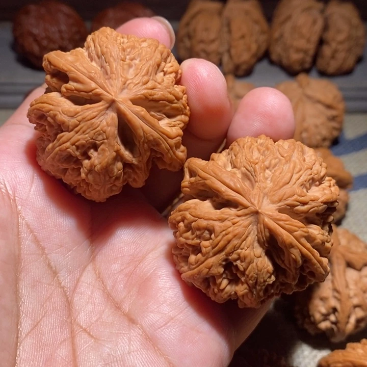 L***J文玩核桃吊坠核桃