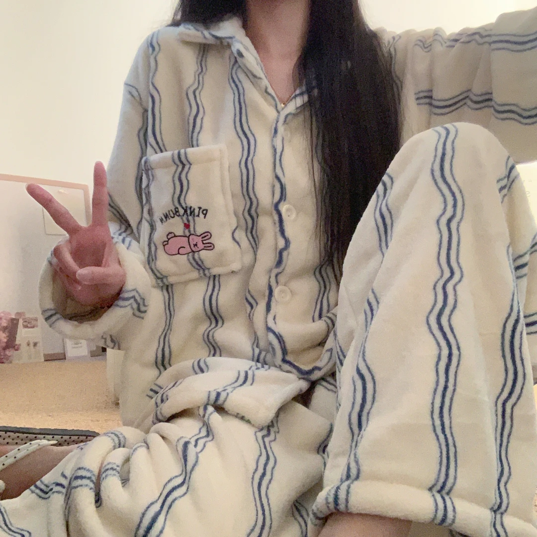 网红风睡衣女秋冬季加厚保暖开衫珊瑚绒简约休闲法兰绒家居服套装