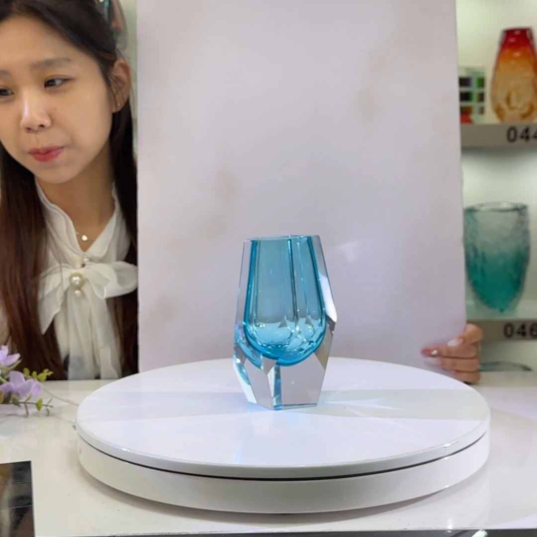 聪***聪淡蓝色切面小花器