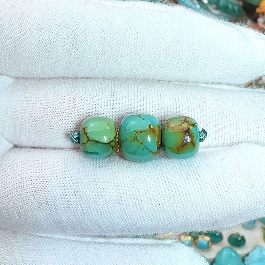 绿松石未镶嵌珠宝奇石三彩顶腰珠