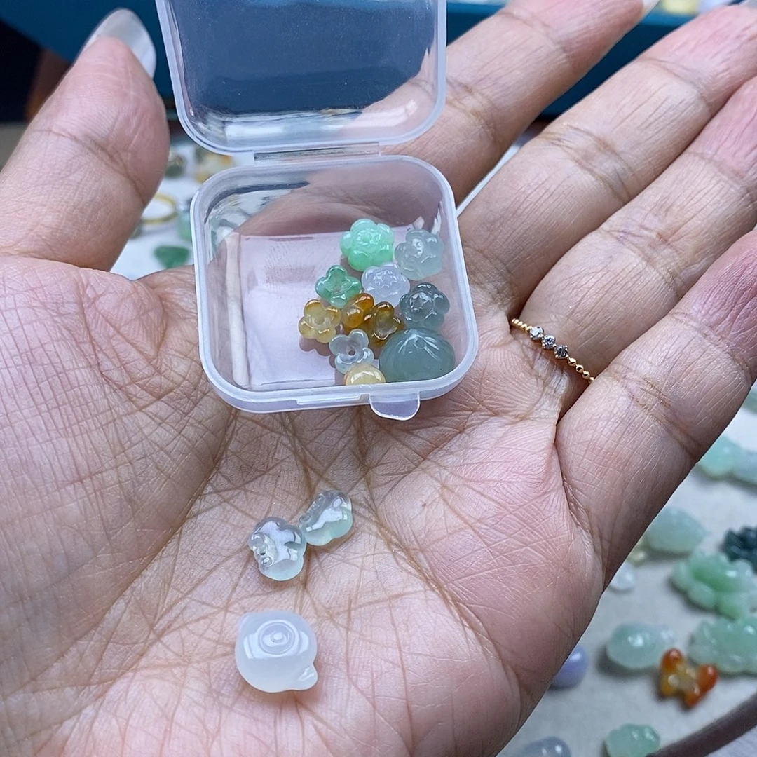 翡翠未镶嵌挂件翡翠