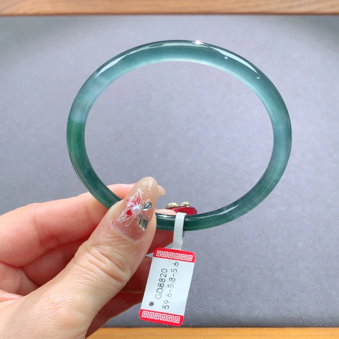 翡翠手镯未镶嵌天然翡翠手镯叮当镯