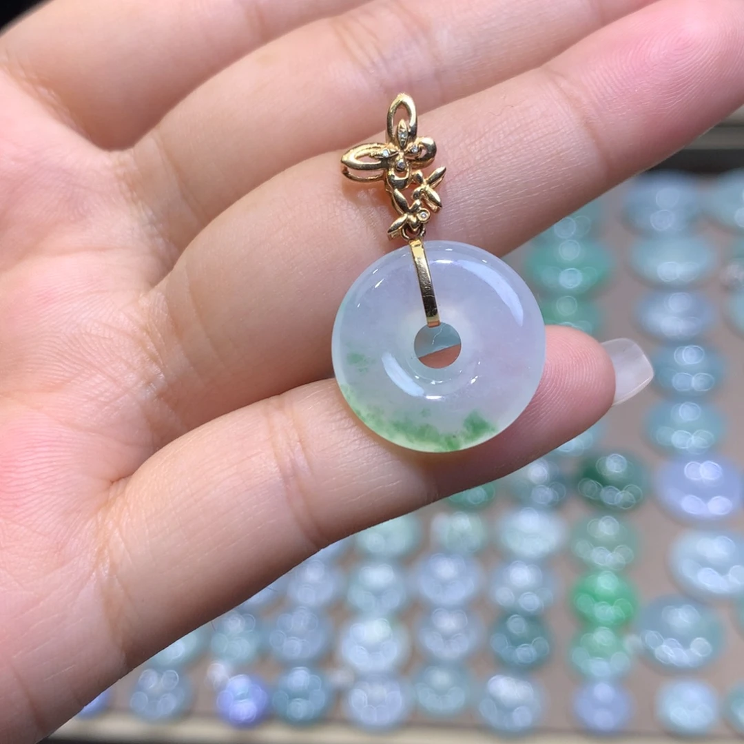 翡翠18K金镶嵌颈饰甜甜圈