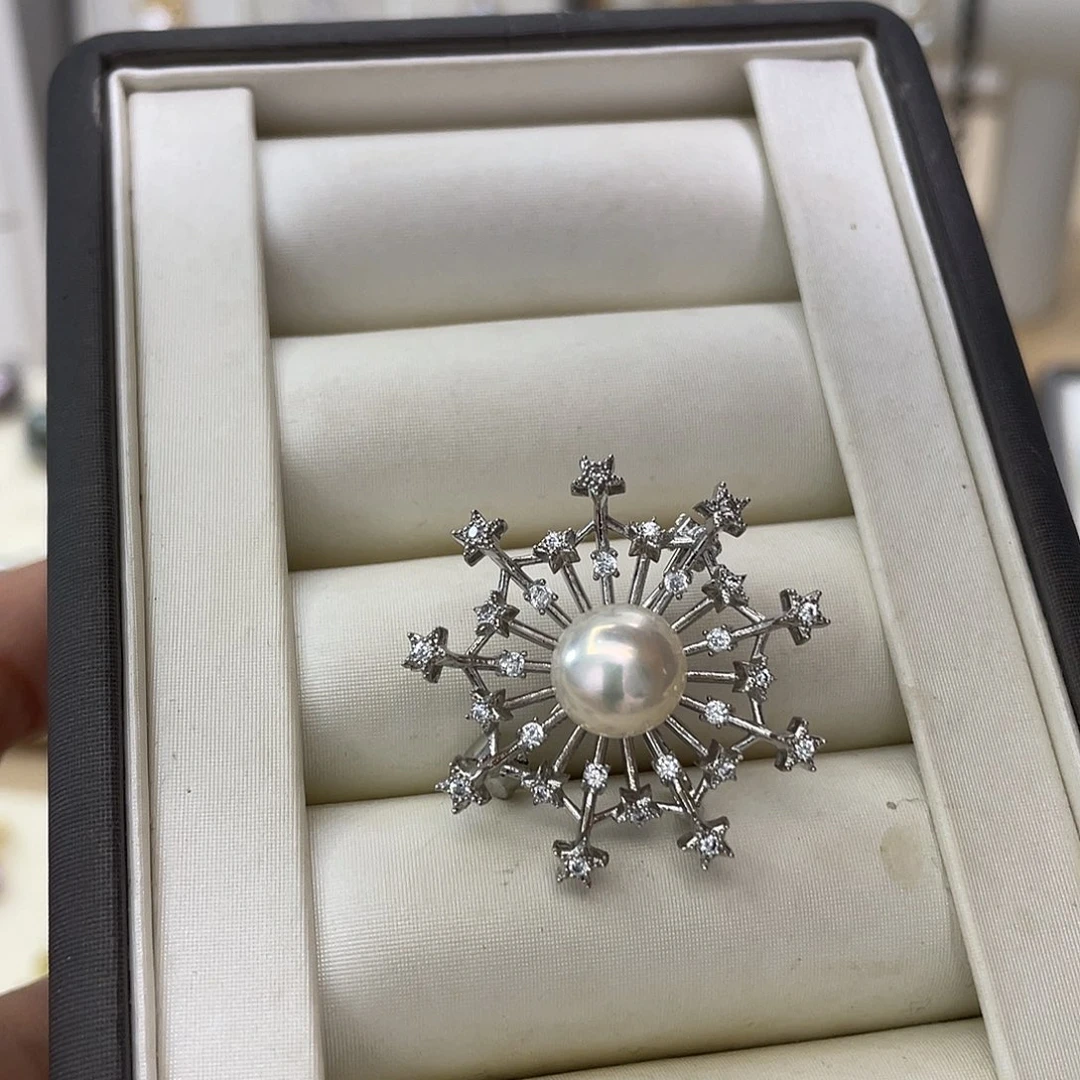 合金淡水珍珠胸饰