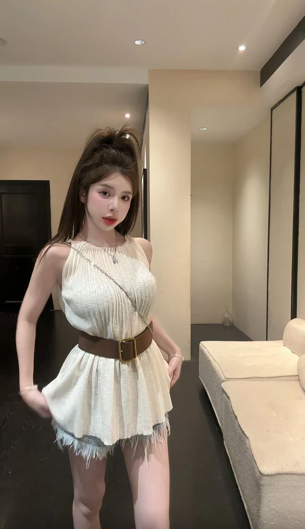 【HuiHui】设计款无袖上衣复古小众高腰纯欲 （L0045）