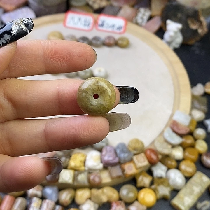 针钠钙石（海纹石）未镶嵌颈饰5