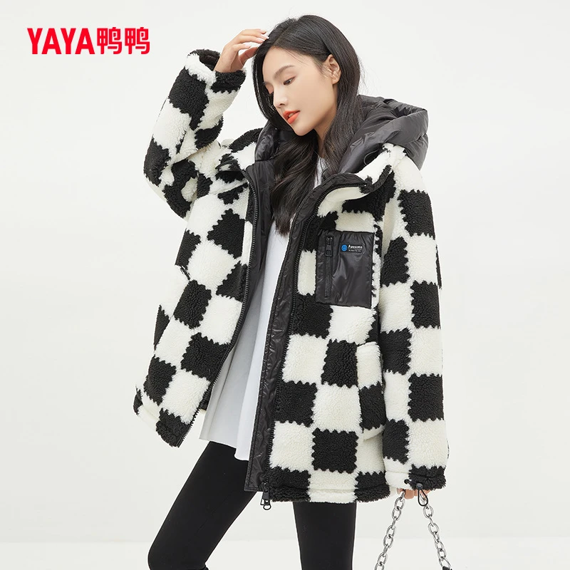 YAYA/鸭鸭新款羽绒服女冬中长款冬季仿羊羔毛鸭绒保暖外套491D
