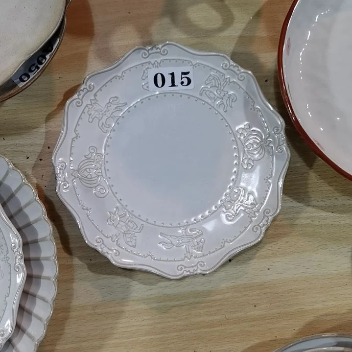 瓷片微瑕木马八寸浅盘两个一组
