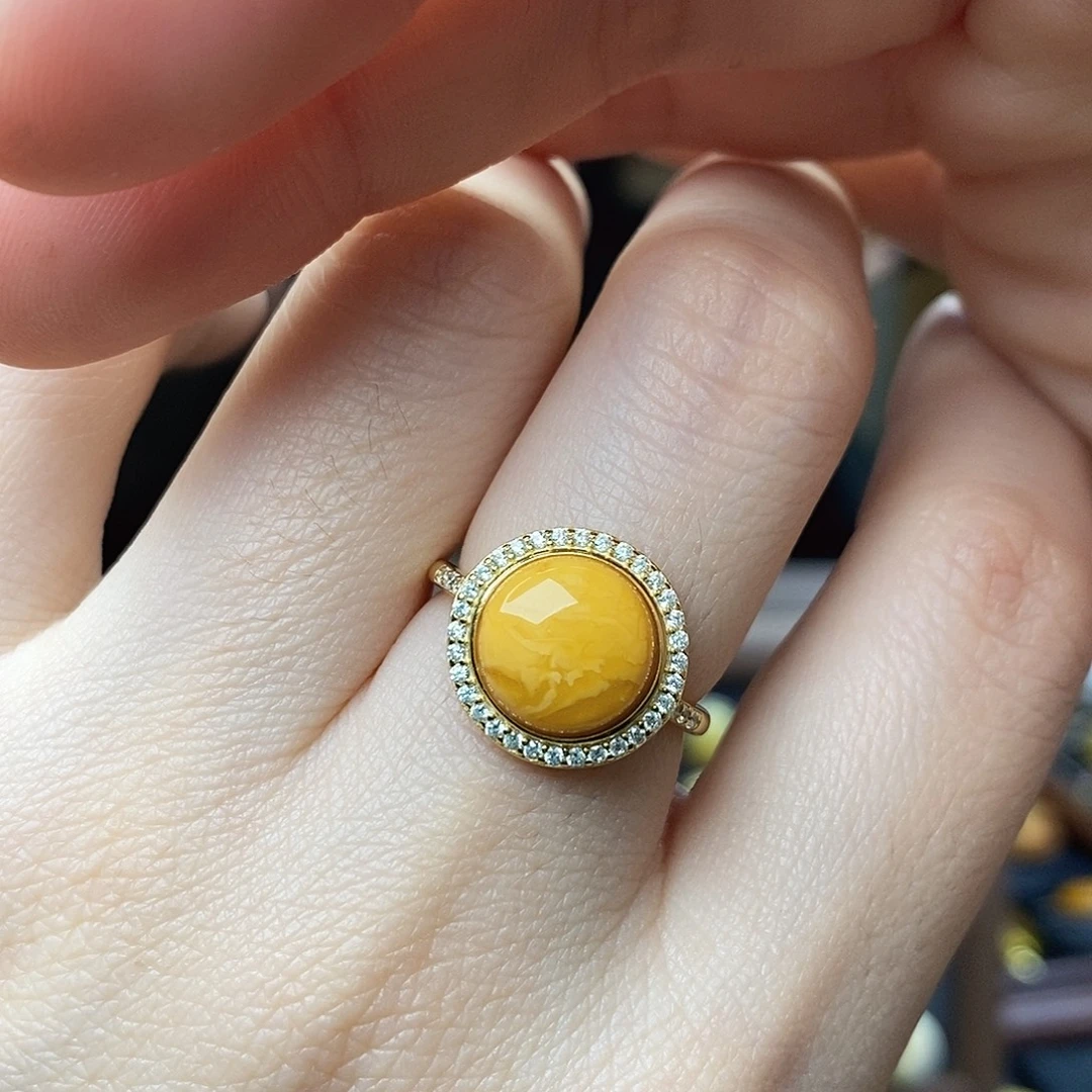 琥珀未镶嵌裸石成品