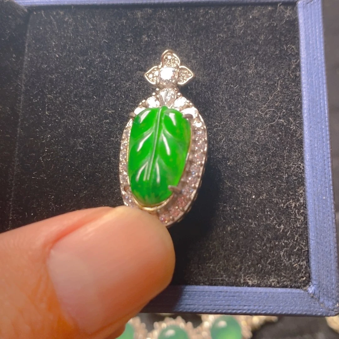 未镶嵌翡翠耳饰吊坠