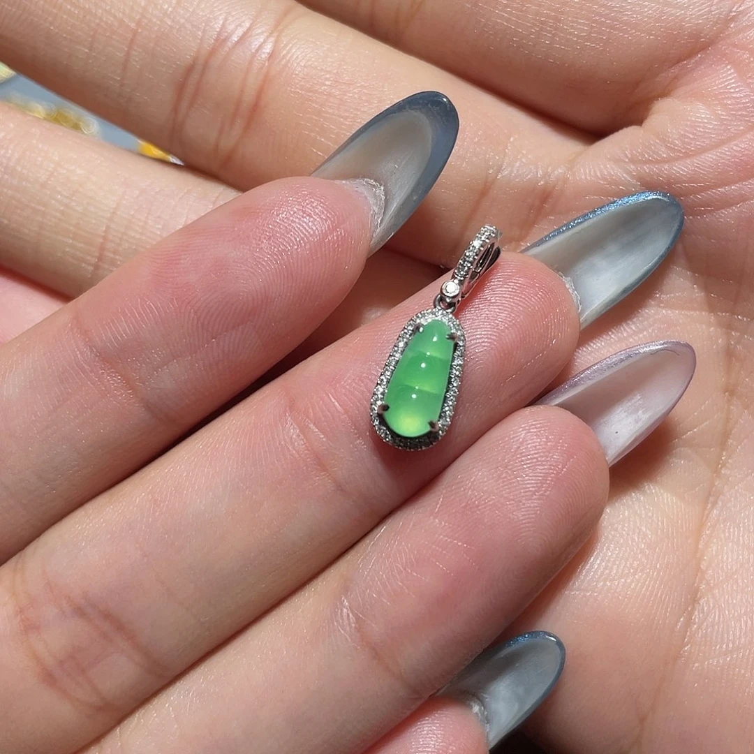 S***y翡翠18K金镶嵌吊坠(不含链)