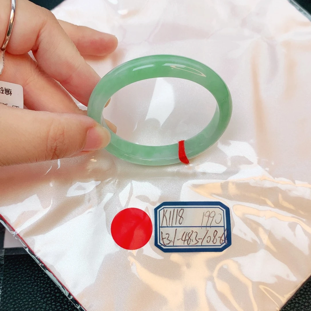 翡翠手镯未镶嵌缅甸翡翠