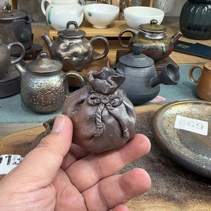 粗砂茶壶白***?小胖来了！他来了！