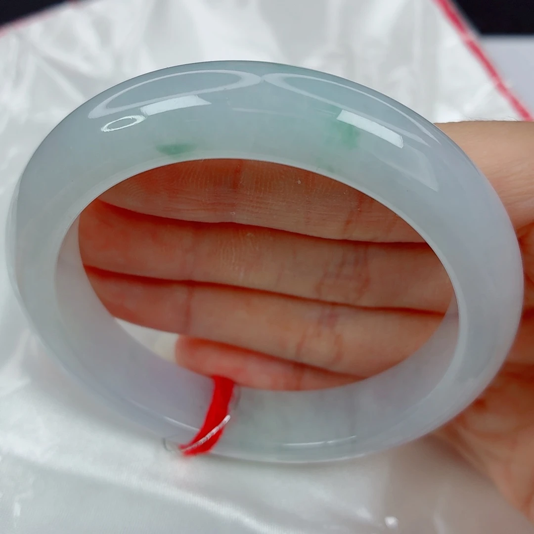 翡翠未镶嵌手镯56.6正圈，细腻淡色润感好