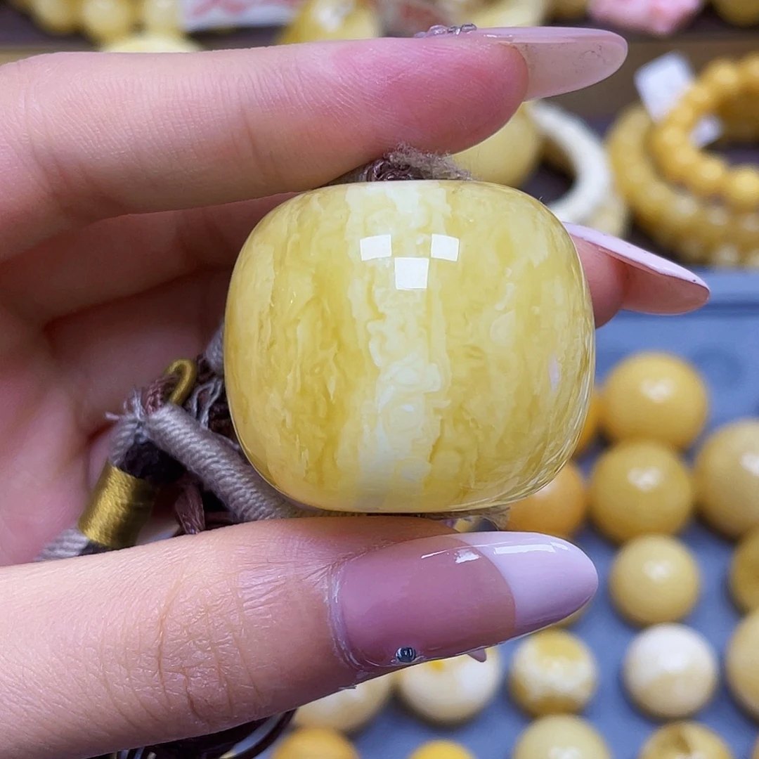 蜜蜡未镶嵌裸石34.4*29.5mm
